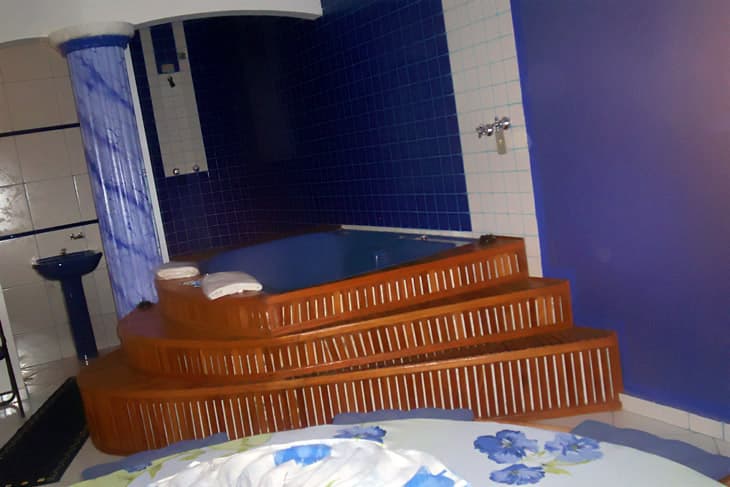 Quarto Master com área de banho elevada